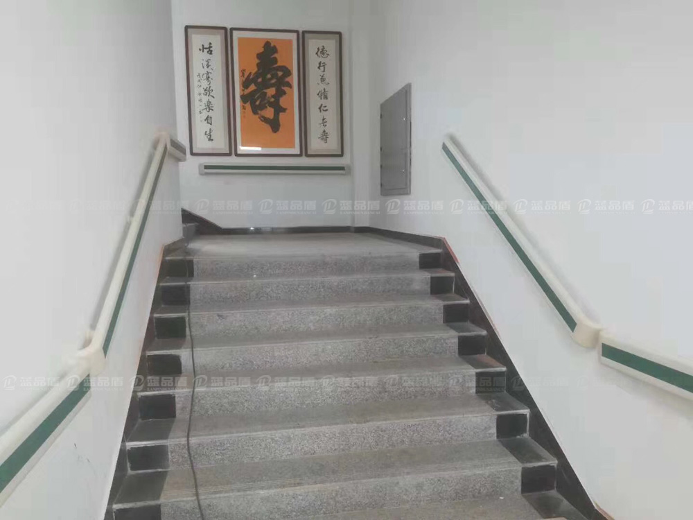 【陜西】西安鄂邑區(qū)甘河鎮(zhèn)圍棋寨幸福院里的走廊扶手完工啦