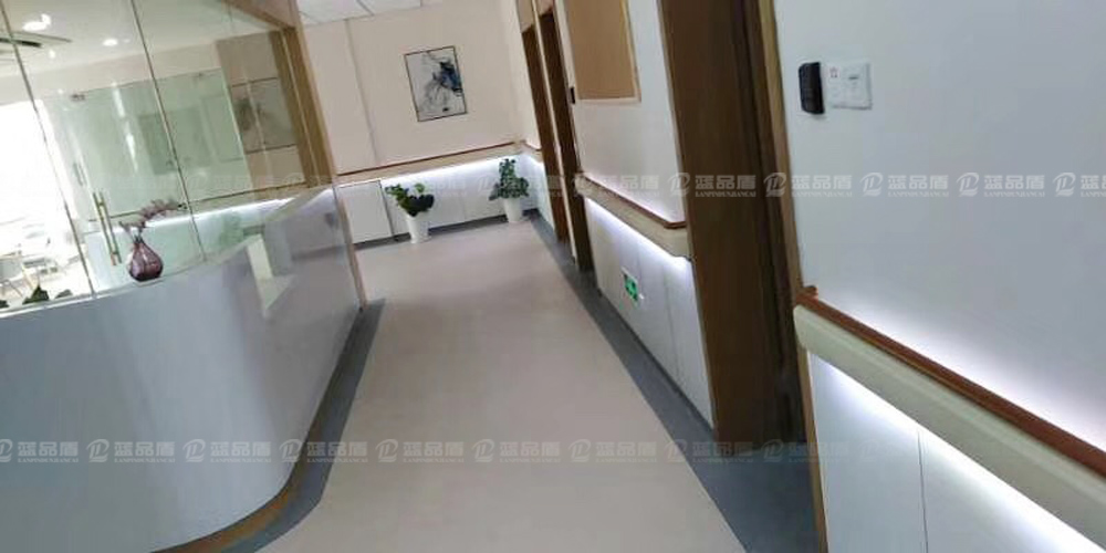 【定制】上海華漕醫(yī)院pvc扶手是帶燈帶的