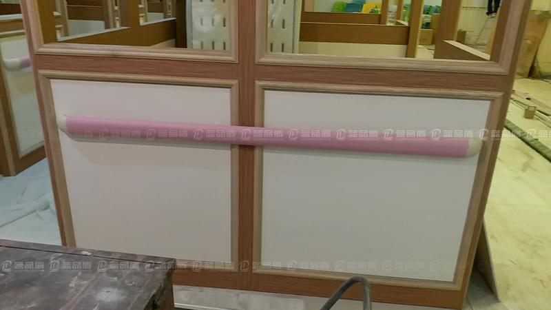 【香港養(yǎng)老院】粉色扶手，更添溫馨！